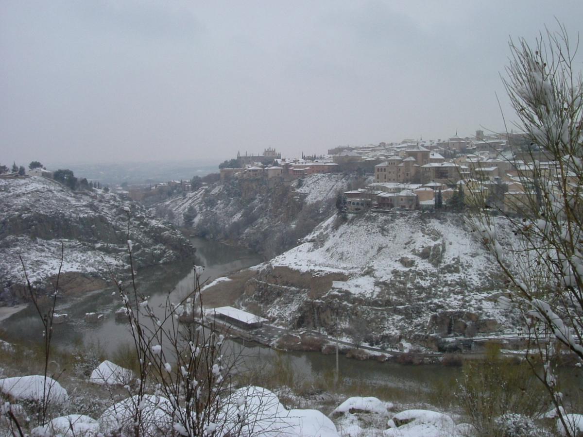 Hostal La Campana Toledo Exterior photo